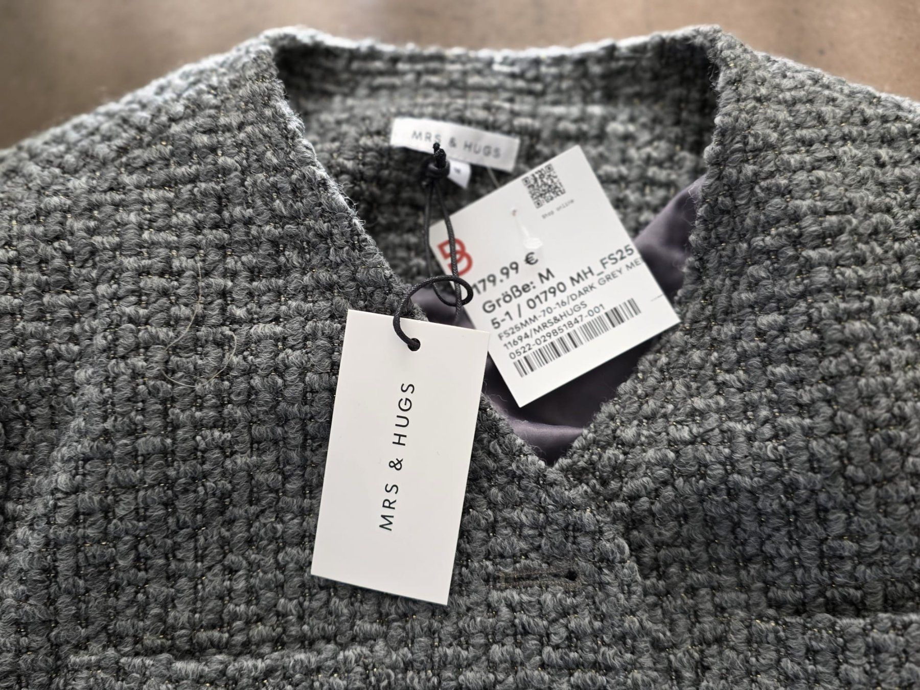 Giacche: MRS & HUGS Jacke Dark grey Gr. M NEU – Nuovo e nell'imballaggio originale da Bennwil venduto da fawag 1