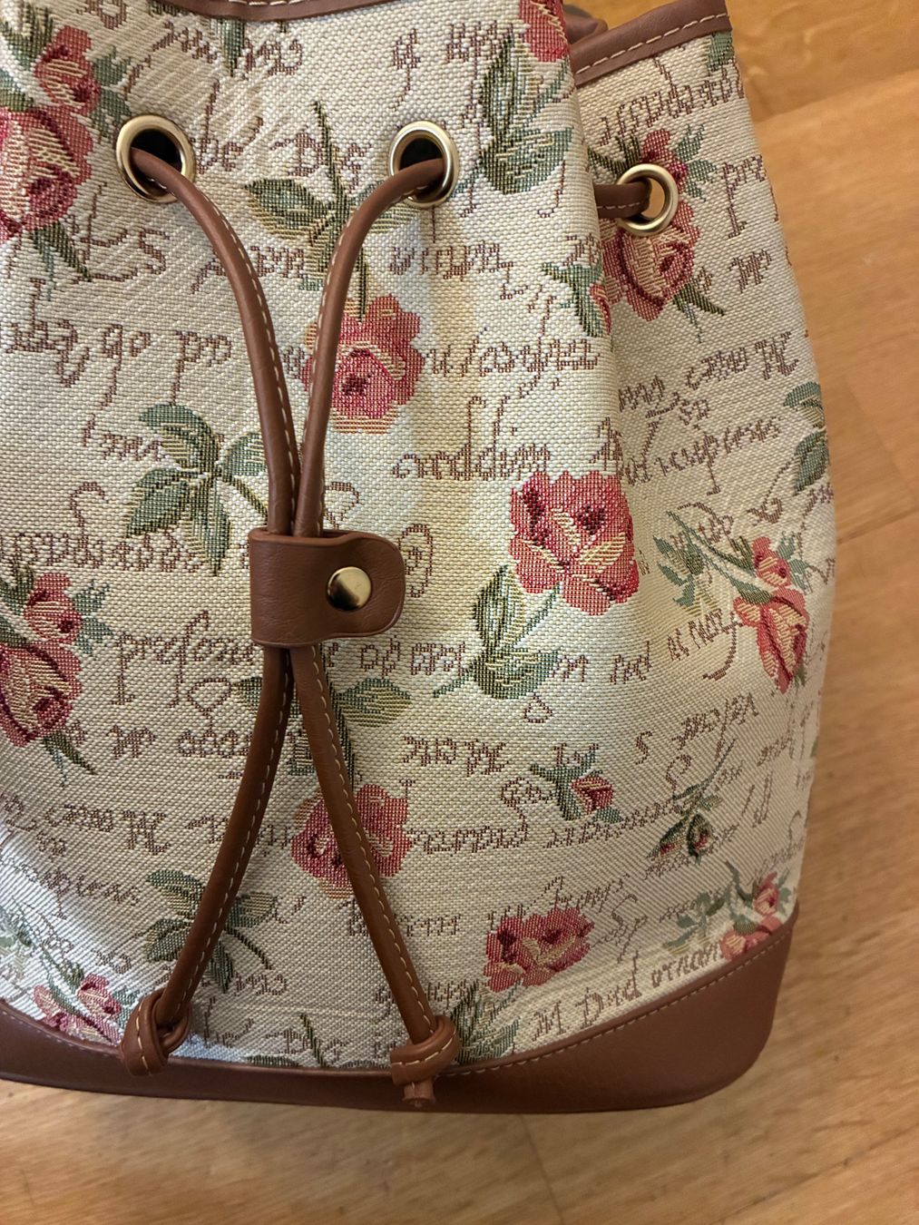Zaini: Rucksack mit Rosenmuster – Usato da Basel venduto da mak_68xx 3