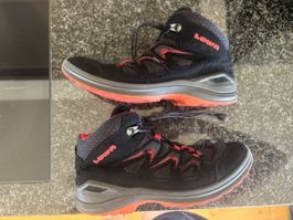 Wanderschuhe Lowa schwarz rot Grösse 36