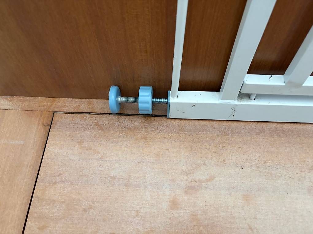 Sicherheit: Absperrgitter verstellbar – Gebraucht aus Mollis von Hg 2