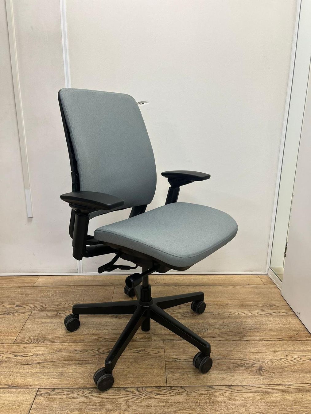 Steelcase Sedie: Steelcase Amia Grau – Usato da Purmerend venduto da Offeco 6