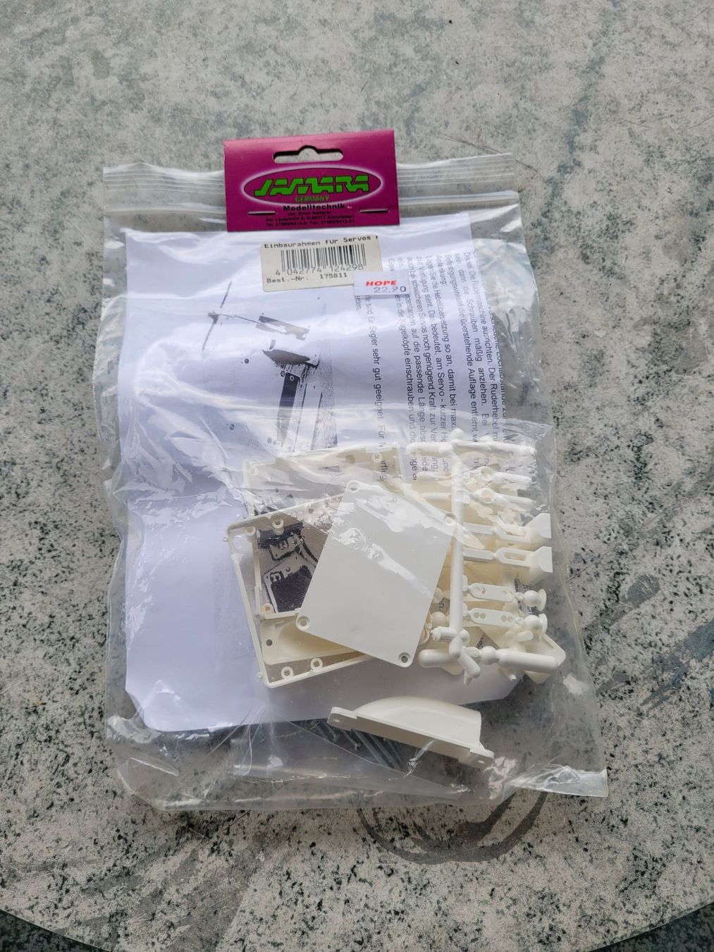 Modellismo RC: Servo Einbaurahmen-Set, Neu+OVP. – Nuovo e nell'imballaggio originale da Winterthur venduto da testi67