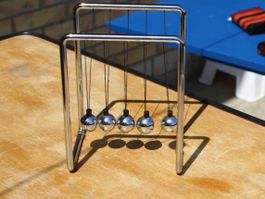 Design Kugelspiel „Ballance“ Schreibtischschmuck beim psychi