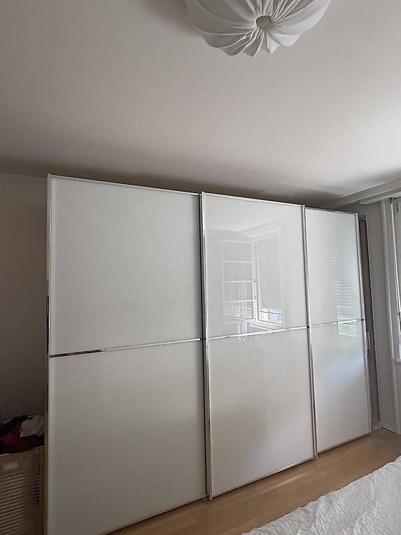Armadi: Schrank mit Schiebetüren – Usato da Luzern venduto da noe_8lwp