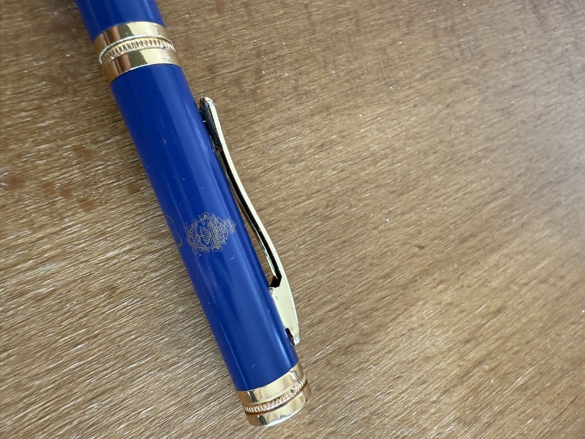Stifte & Marker: Stylo Hotel Ritz Paris bleu et doré - Élégance et précision – Gebraucht aus Lausanne von Stephaniesdressing 2