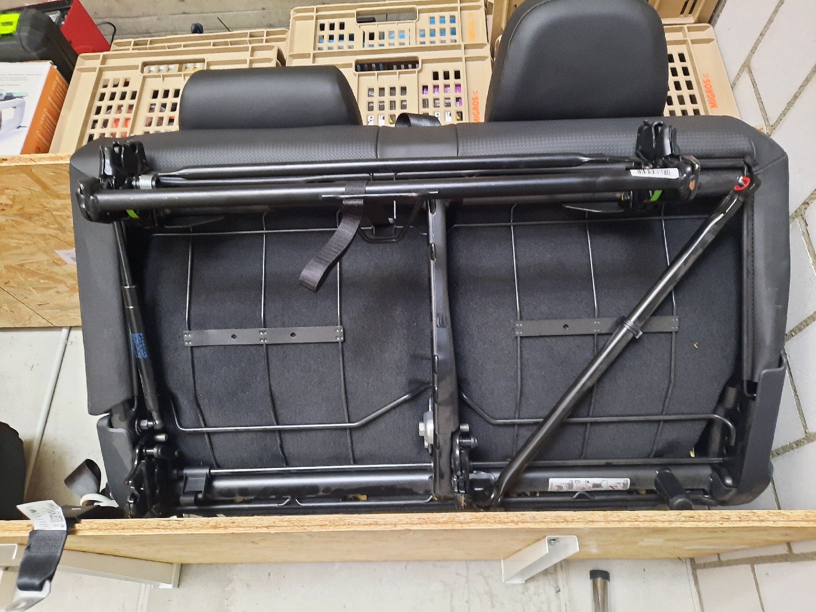 VW Accessori per altri veicoli: VWT6 2er Sitzbank neu, Leder – Nuovo (secondo la descrizione) da Niederuzwil venduto da Luksa2208 6