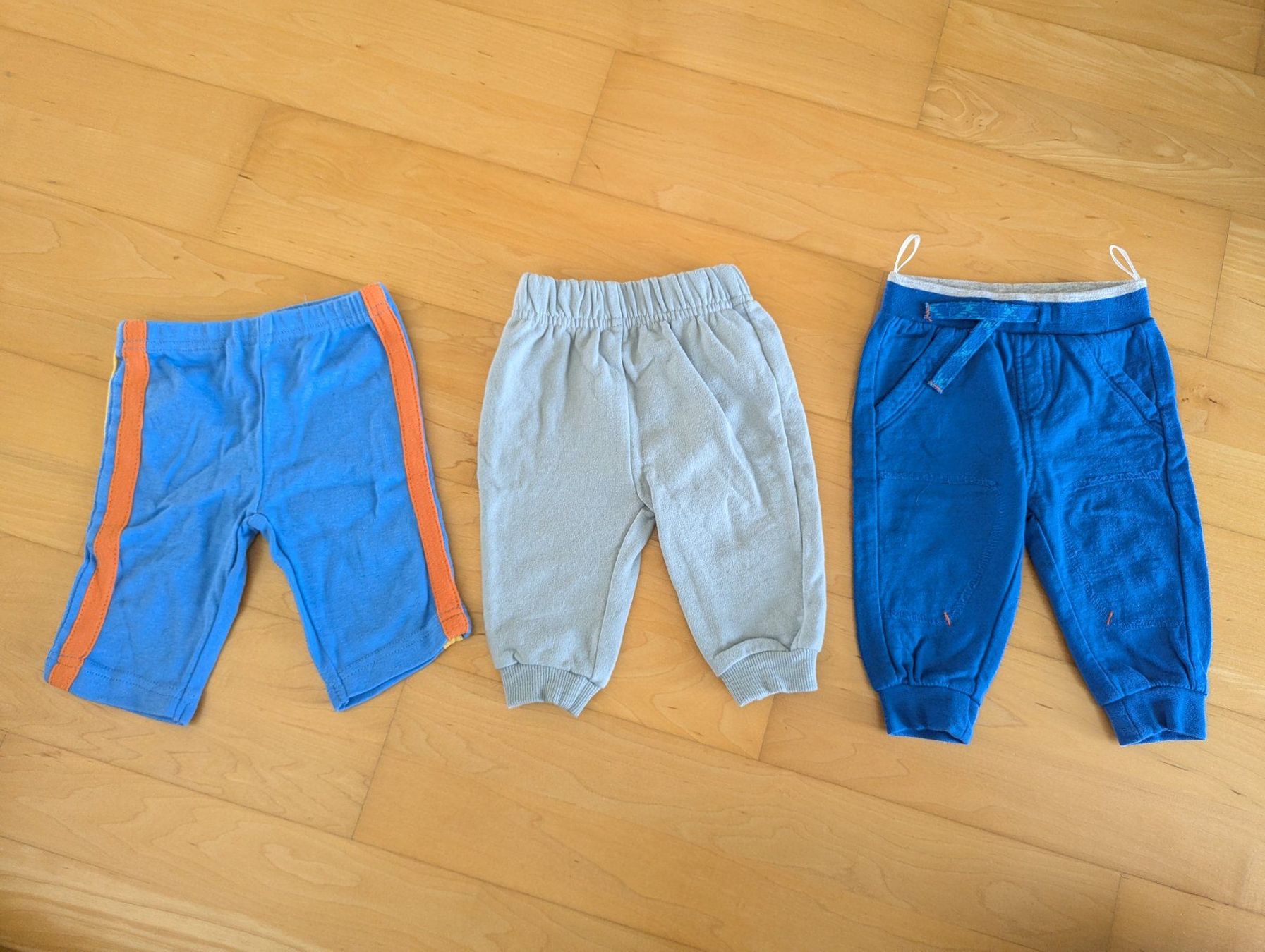C&A Hosen: 3 Kinder Hosen Grösse 62 – Gebraucht aus Uster von matus.brlit