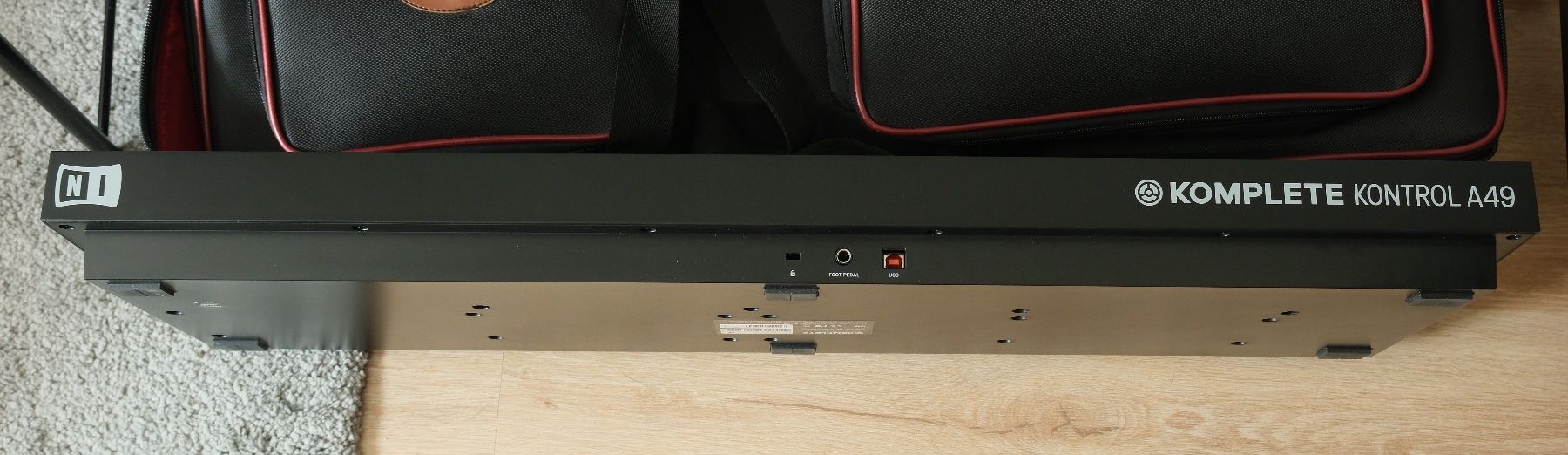 Native Instruments Instruments de musique: Native Instruments Komplete Kontrol A49 with Carrying Case – D'occasion à Zürich par nic_y9rj 3