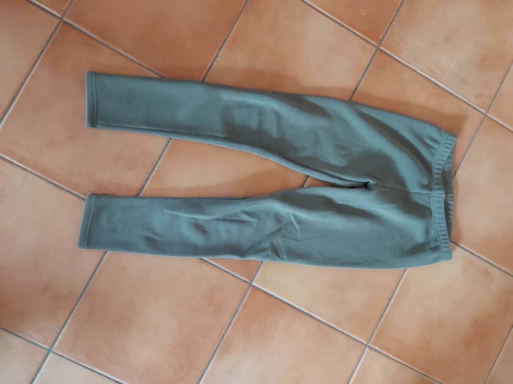 Kleiderpakete & -sets: Ensemble fille, 152 – Gebraucht aus VUADENS von momy 1