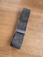 WHOOP 4.0 Fitness-Tracker inklusive grauem Stoffarmband