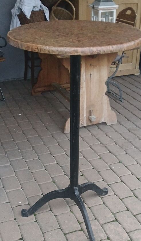 Tavoli: Charmante table haute  bistrot vintage – Usato da Corcelles-Payerne venduto da evalyne