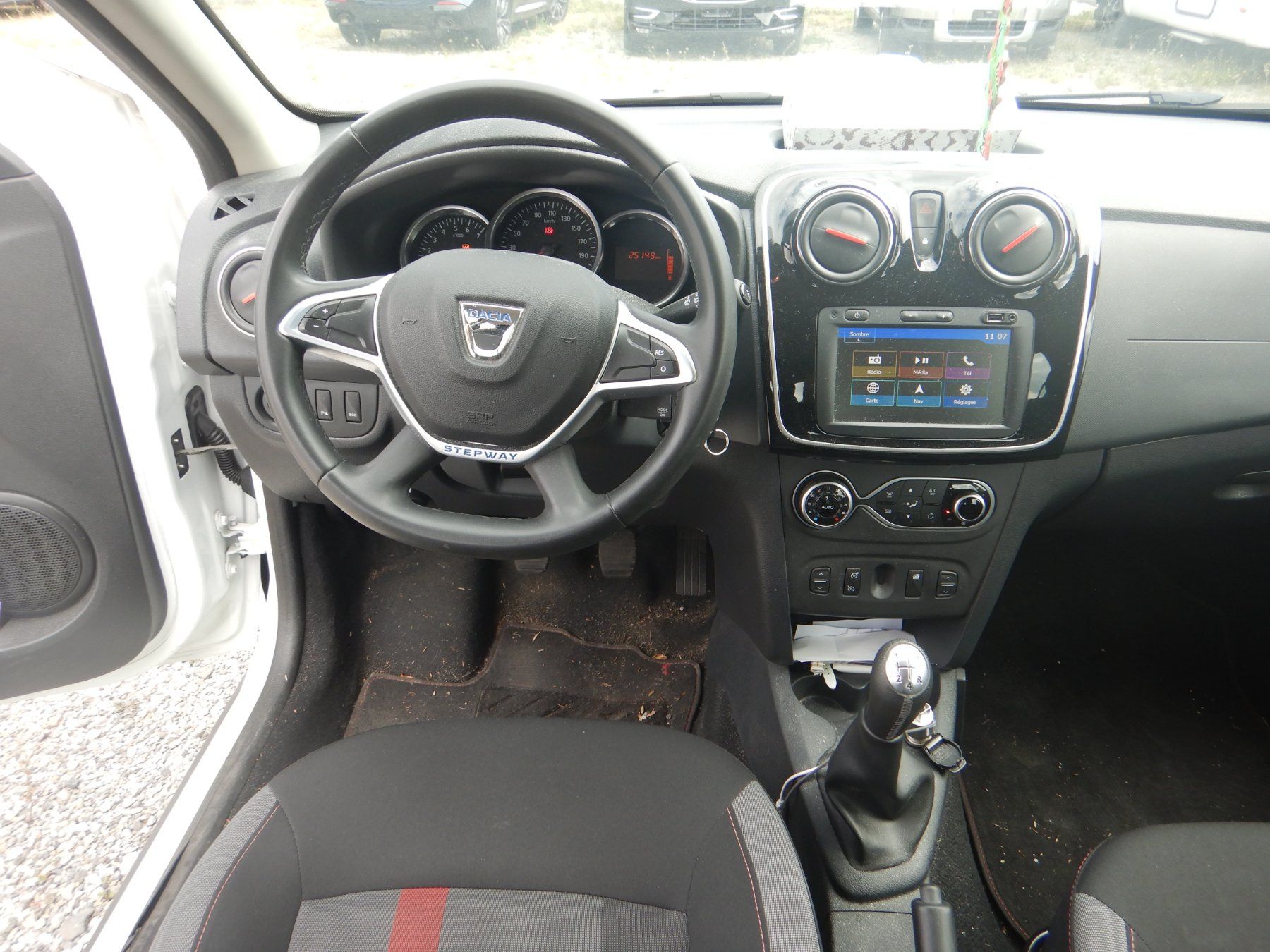 Dacia Autos: Dacia Sandero 90 – Gebraucht aus Fribourg von OFAIL 5