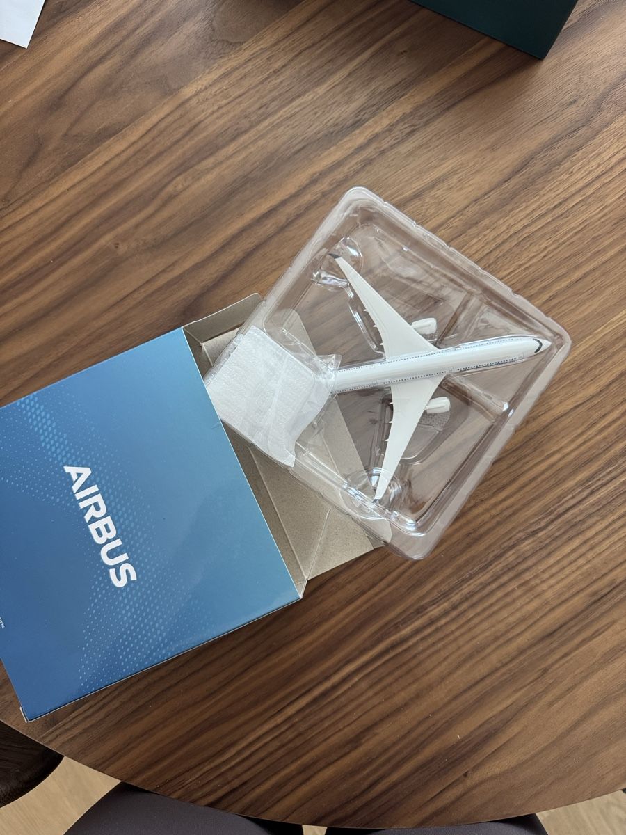 Airbus Kit di modellismo & Modellini statici: Airbus A350-900 Modellflugzeug – Nuovo e nell'imballaggio originale da Zürich venduto da nadinegmd 1