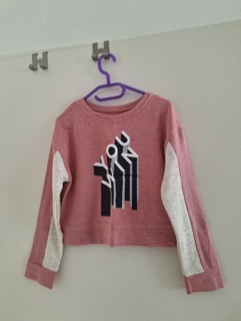 Stylisches Mädchen Sweatshirt Gr. 134/140 - NEU