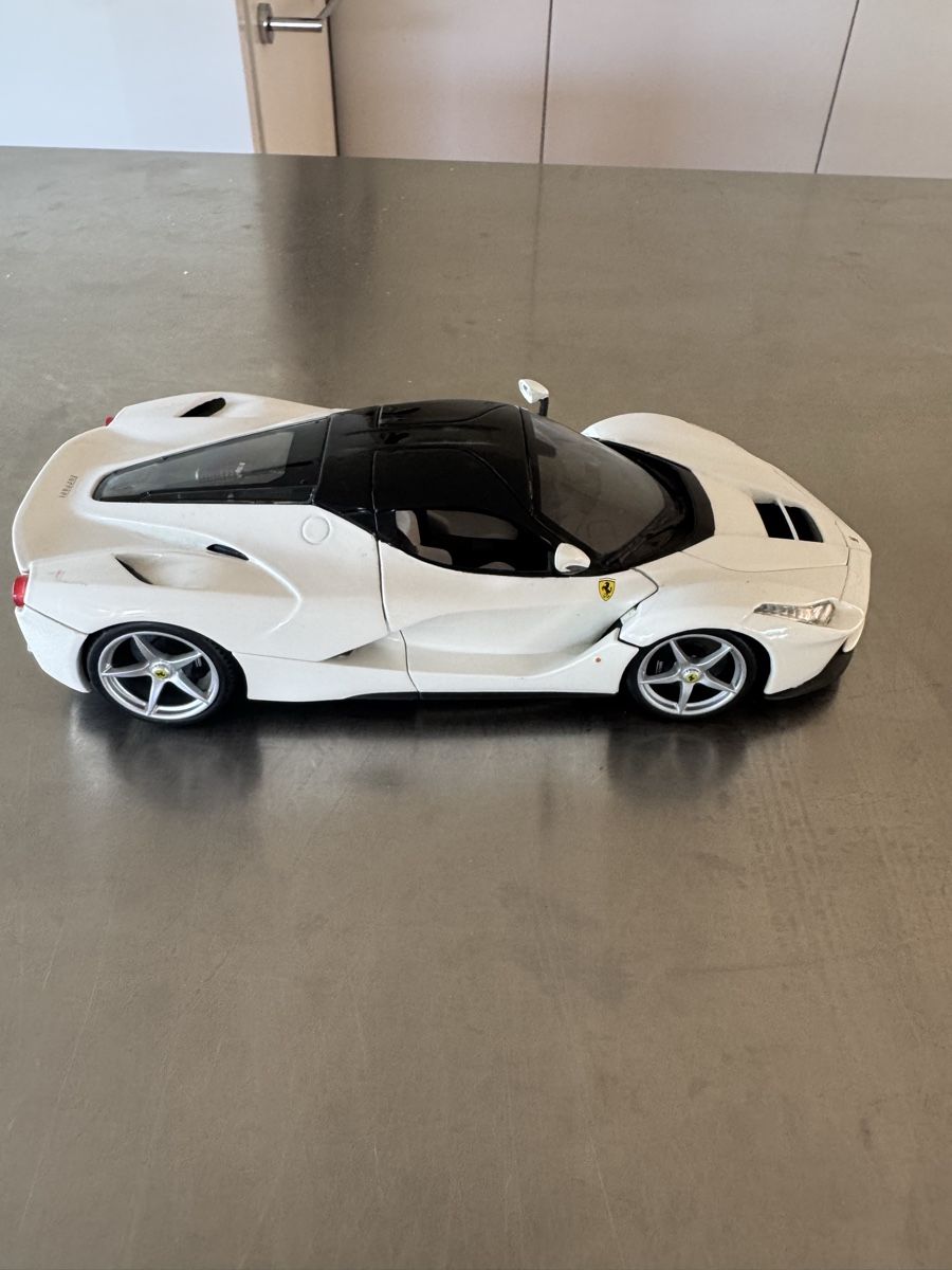 Bburago Voitures modèles: LaFerarri Spielzeugauto – D'occasion à Zürich par JulioZuerich 1