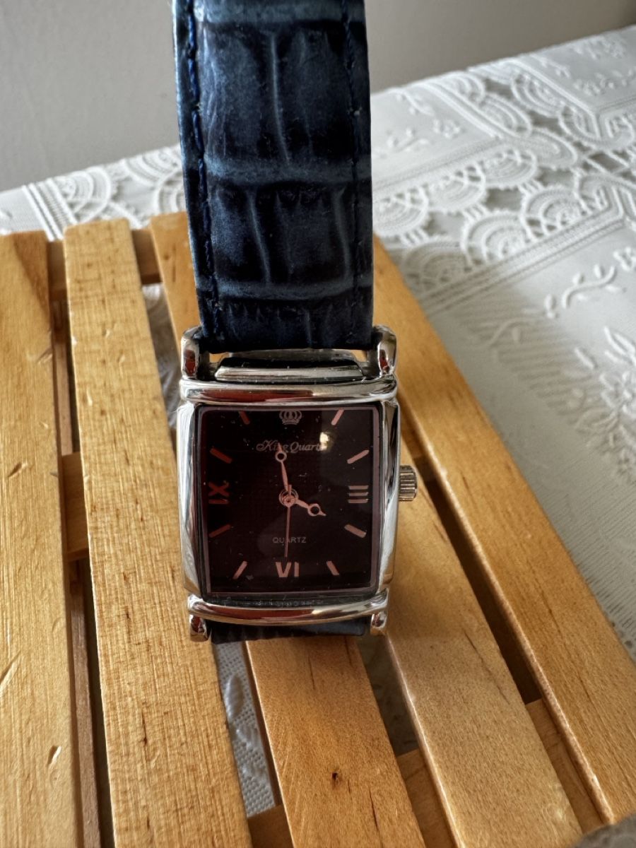 Uhren: Quartz Wristwatch Rectangular Case Black Dial – Gebraucht aus Gerlafingen von naj_vj8s