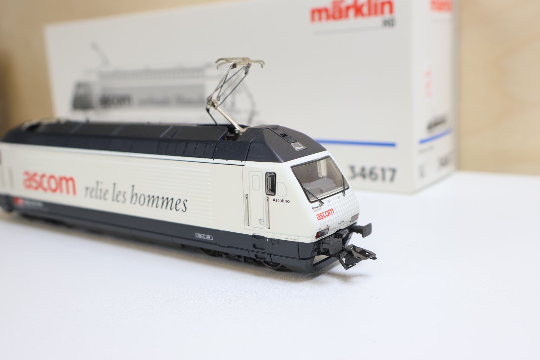 Märklin Modellini di ferrovie: Märklin SBB Re 460 E-Lok "ascom" 34617 Digital - H0 – Usato da Winterthur venduto da Monstera 3