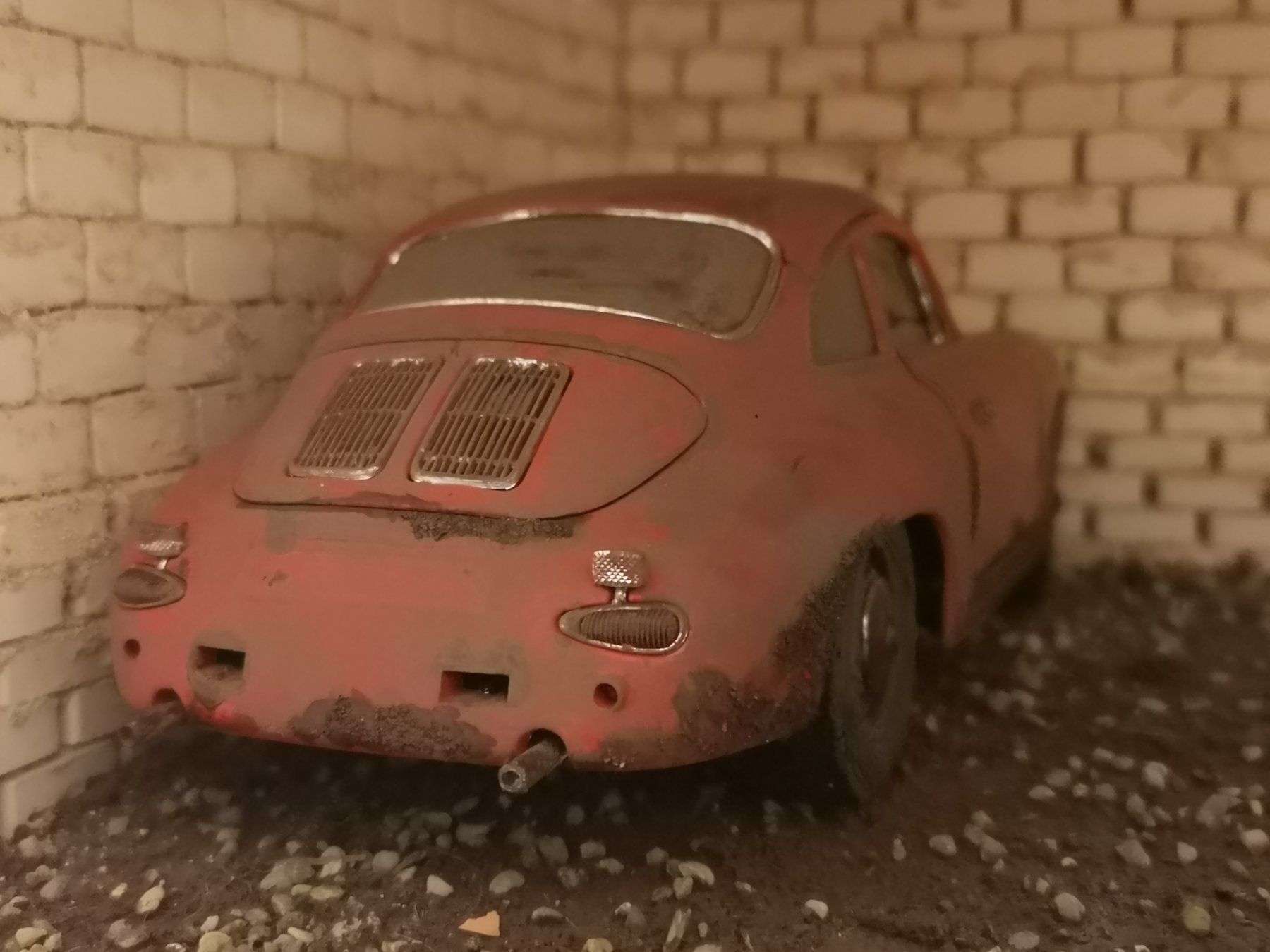 Bburago Modellini d'auto: 1:18 Porsche 356 Scheunenfund – Usato da Niederbipp venduto da kevintifu20 3
