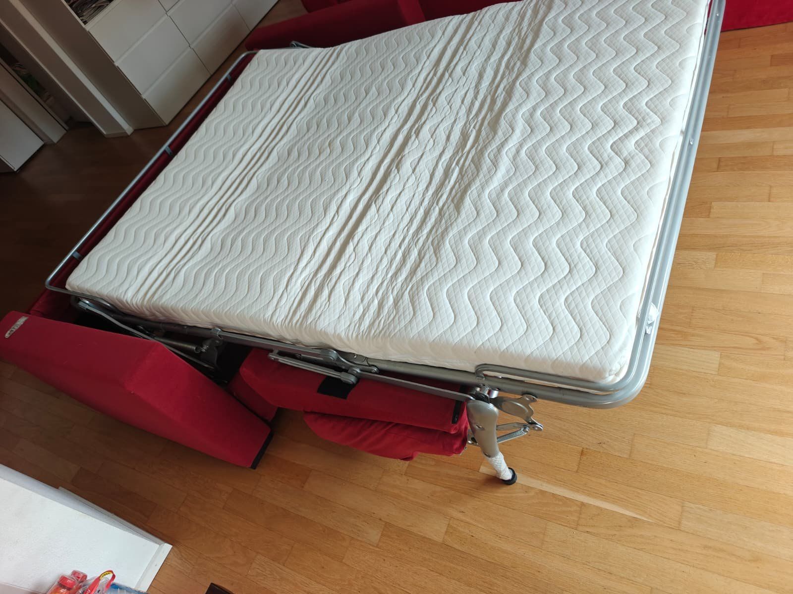 Sofas: Schlafsofa Rapido bordeaux, Bettfunktion 140x190cm – Gebraucht aus Zürich von AndBuk 5