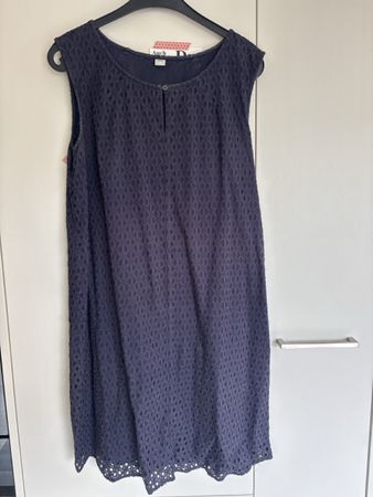 S.Oliver Kleid dunkelblau Grösse 40 Lochstickerei guter Zust
