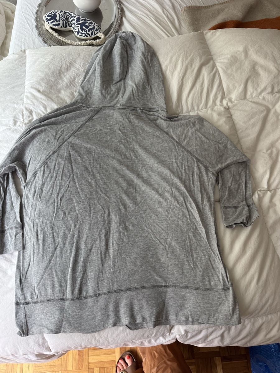 Abercrombie Pullover & Sweatshirts: Pull Abercrombie & Fitch gris, idéal pour le printemps! – Gebraucht aus Genève von lejardindesvetements 2
