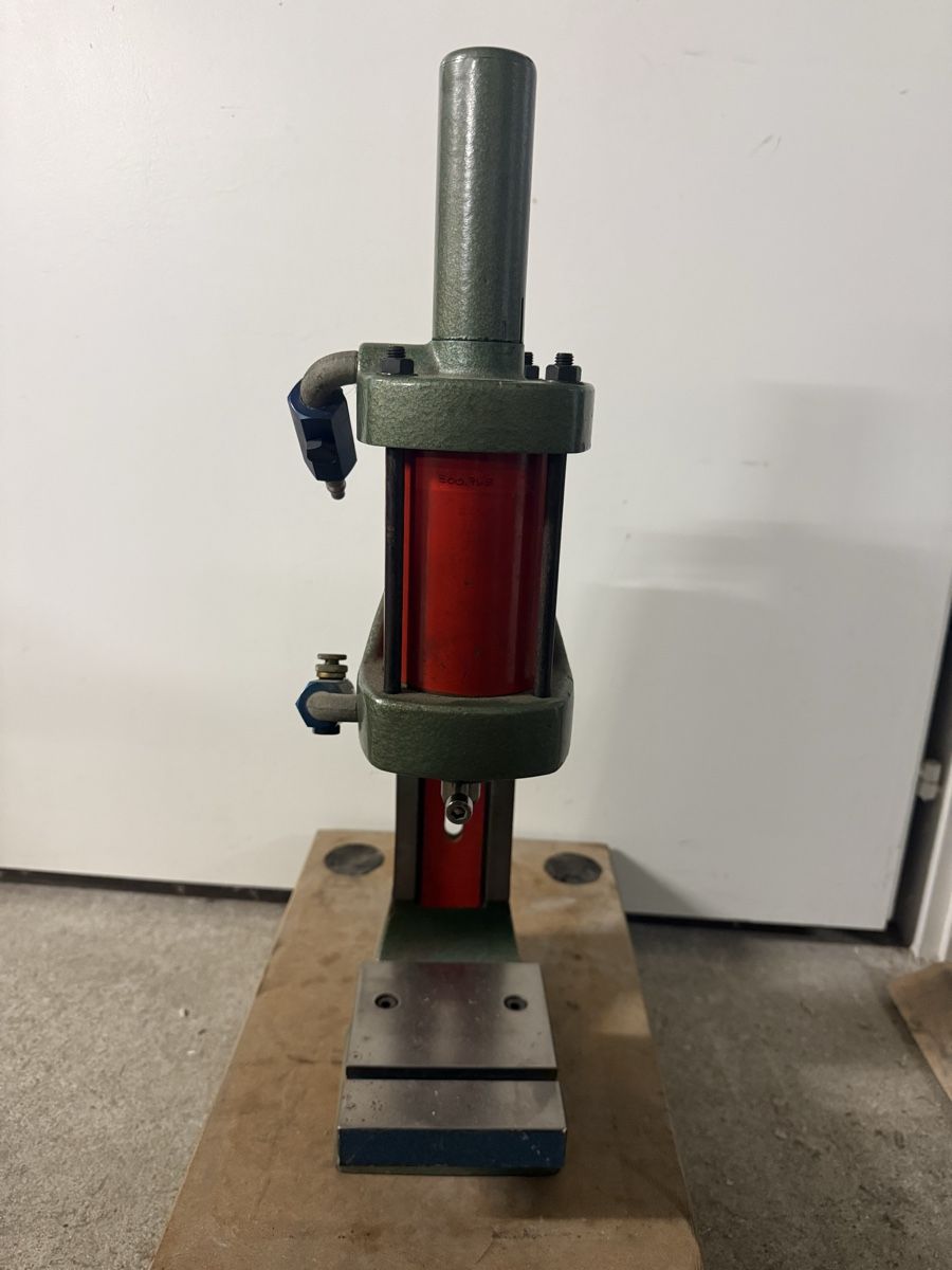 Tutte le macchine: Presse pneumatisch – Usato da Sirnach venduto da S54Power 1
