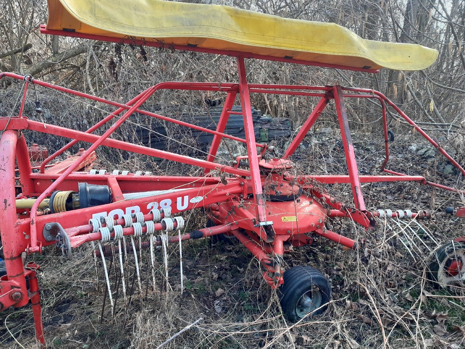 Pöttinger Raccolta foraggio grezzo: pöttinger schwader – Usato da sent venduto da Fey86