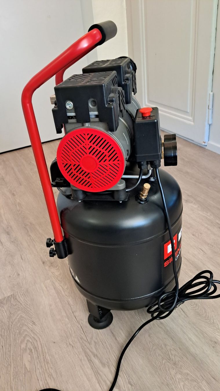 Einhell Compresseurs: Compresseur Einhell TE-AC 135/24 Silent Plus – D'occasion à Neuchâtel par seb_pwr8 1