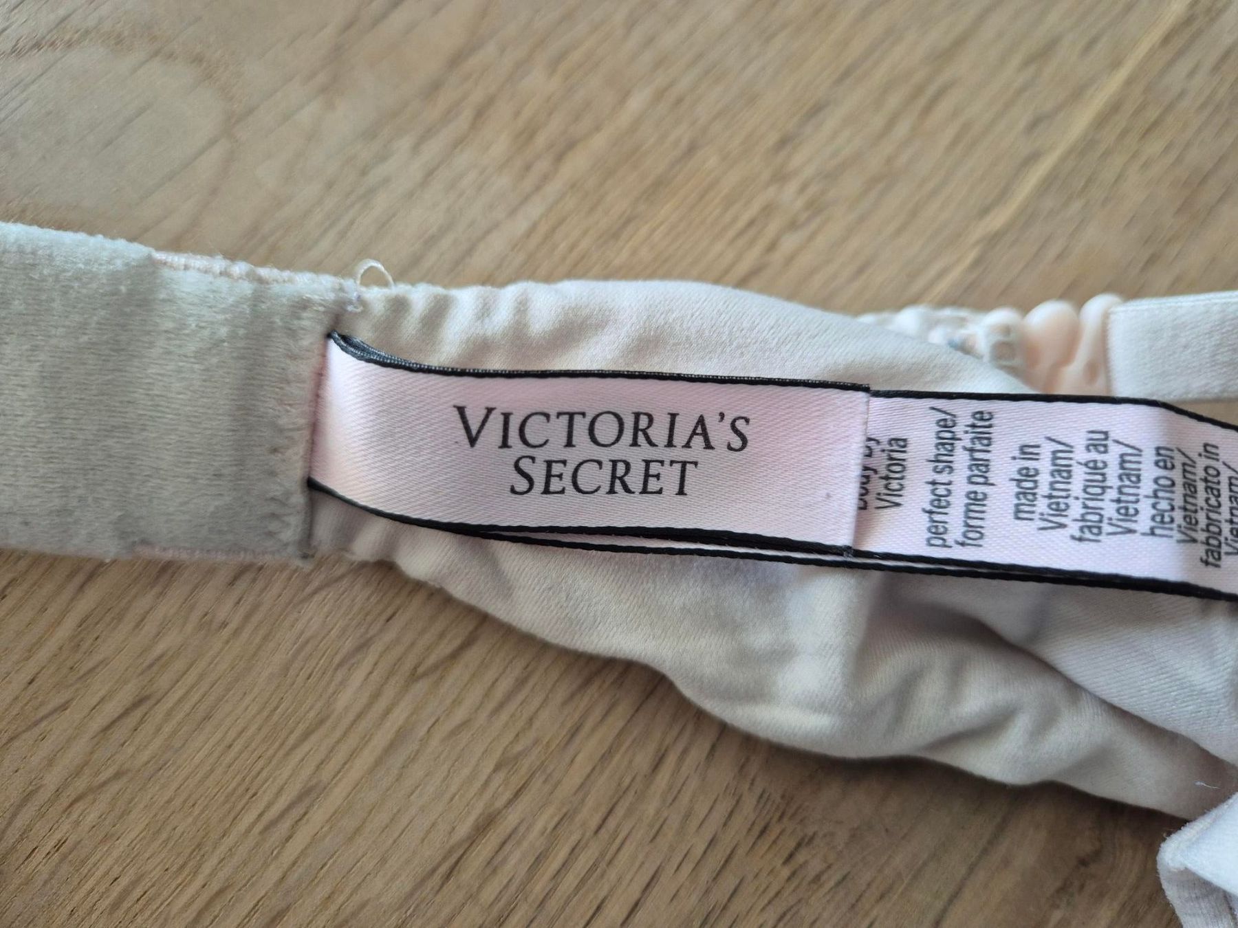 Victoria's Secret Sonstige Unterwäsche: Push-up BH Victoria´s Secret 75A – Gebraucht aus Rüti ZH von pep_l9zp 2