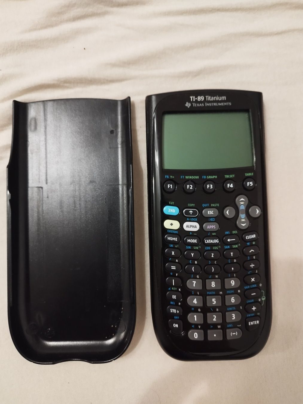 Texas Instruments Calcolatrici tascabili: Texas Instruments TI89 Titanium – Usato da Gland venduto da nic_kc99