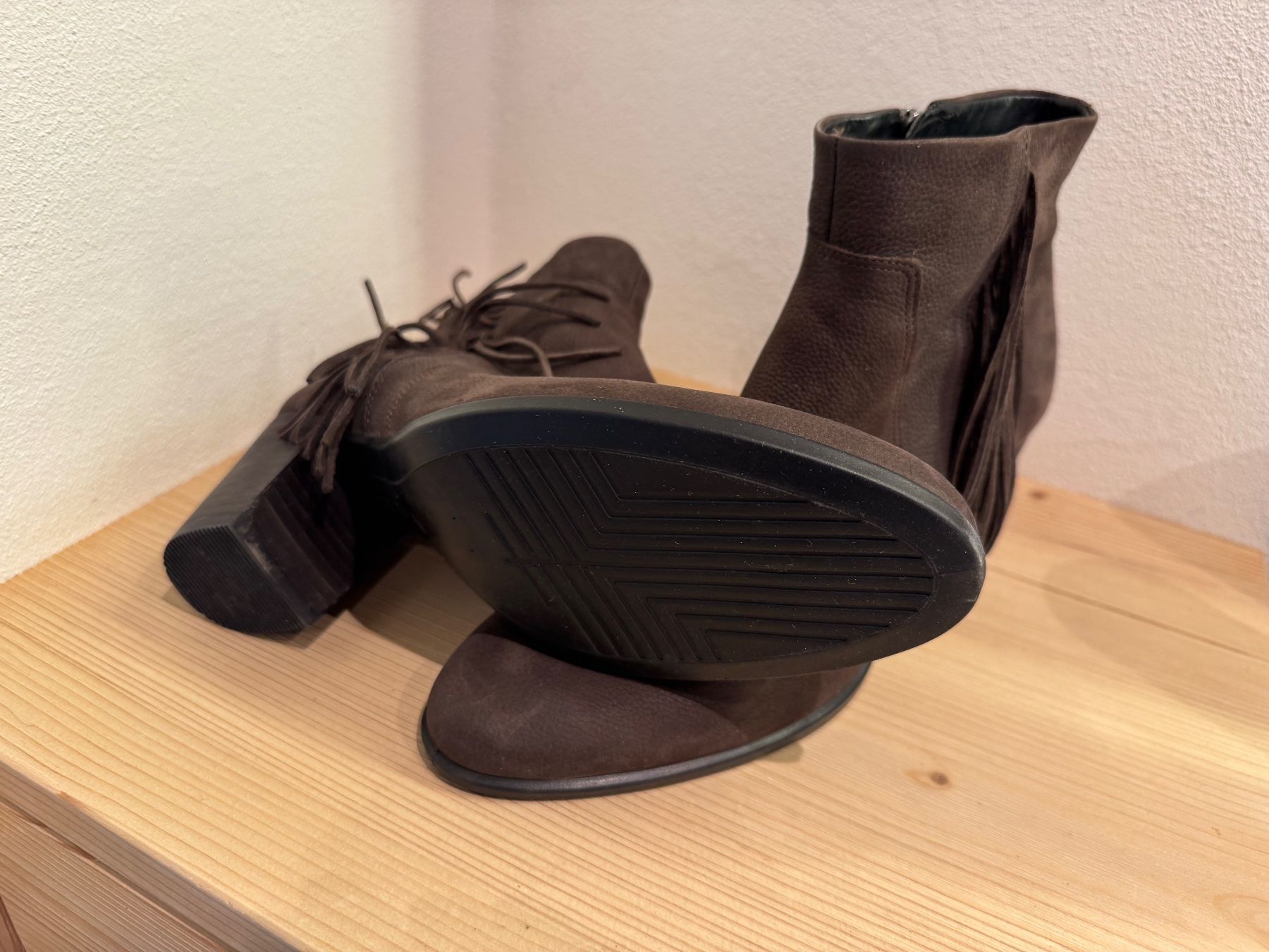 Ecco Scarpe da donna: Stiefeletten, echt Leder, Ecco, Grösse 38, wie neu – Usato da Zweisimmen venduto da kakibe 1