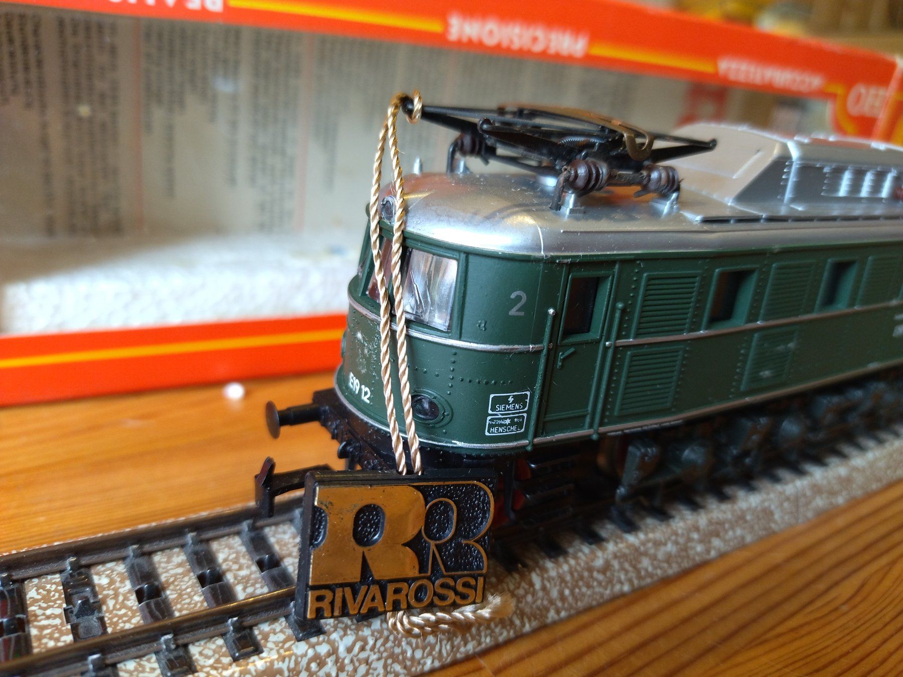 Rivarossi Modellini di ferrovie: Rivarossi Lok E 19-12 (513) – Usato da Basel venduto da BeanieUp 2
