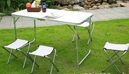Campingtisch faltbar + 4 Klappstühle