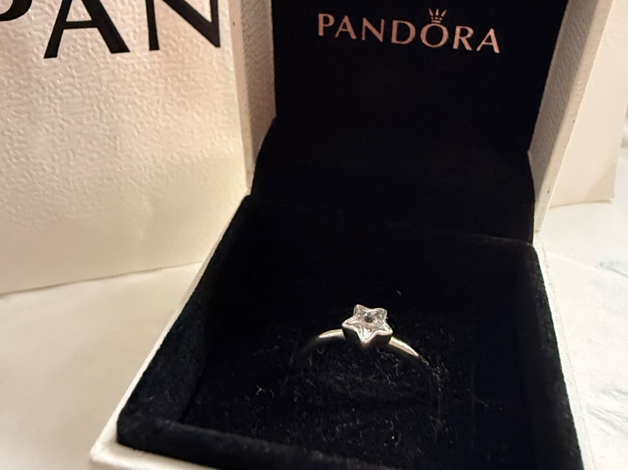 Pandora Ringe: Pandora Ring Stern Silber Grösse 52 – Gebraucht aus Biberist von jaquesgaraboto