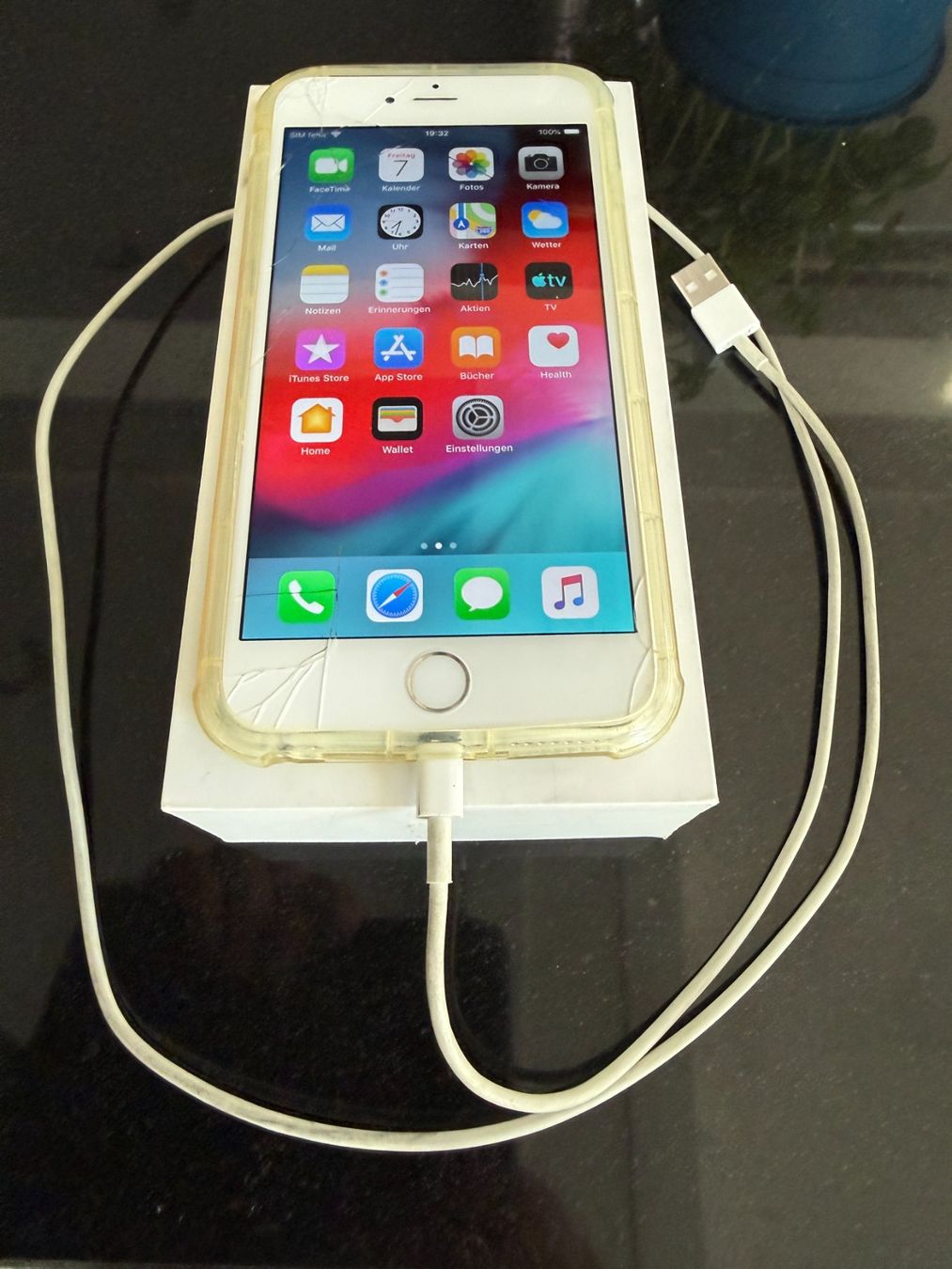 Apple Handys / Smartphones: Apple iPhone 6 Plus weiss, mit Verpackung und Ladekabel – Gebraucht aus Unterengstringen von Tnovus