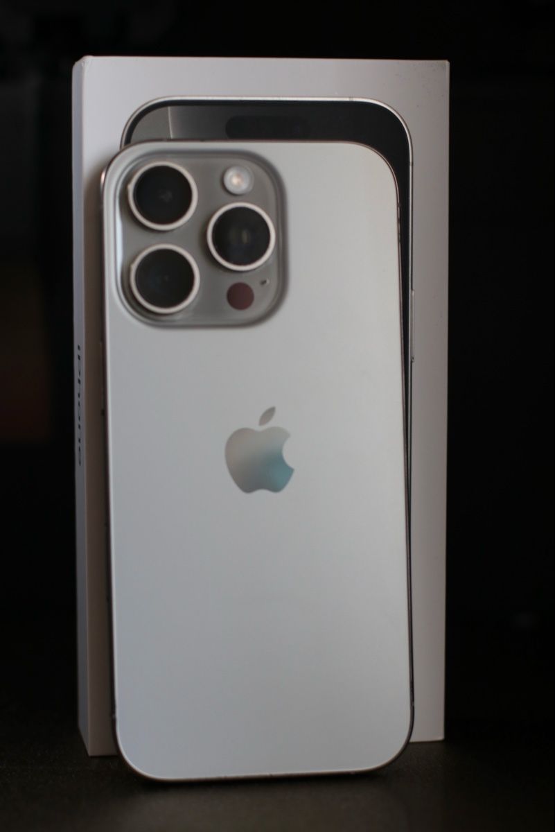 Apple Handys / Smartphones: iPhone 16 Pro 256 GB, Titanium – Gebraucht aus Lausanne von Level-1996 2