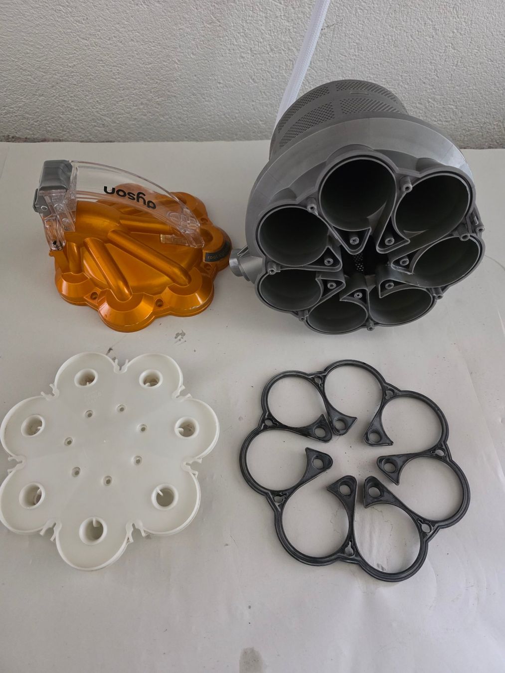 Dyson Aspirapolveri & Accessori: Dyson DC19 Zyklon Staubsauger Ball Ersatzteil – Usato da Stein SG venduto da nxr_vzv9 3