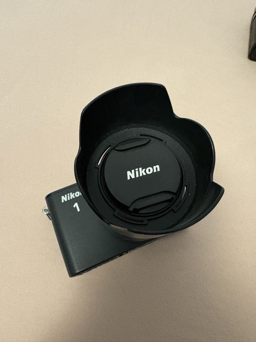 Nikon Kamera: Nikon 1 J3 Systemkamera mit 10-30mm Objektiv – Gebraucht aus kaiseraugst von natig 1