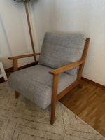 Fauteuil gris tissu bois bon état