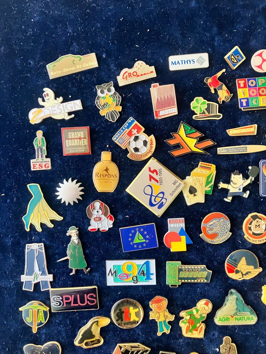 Placchette & Badge: ca. 100 Pin diverse Motive (25) – Usato da Basel venduto da djwwpp 1