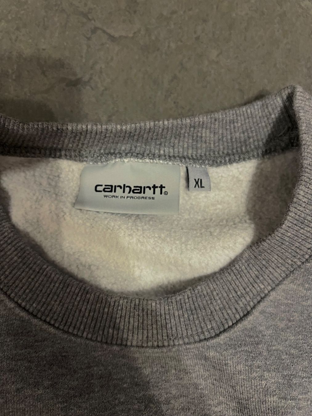 Carhartt Pullover & Sweatshirts: Carhartt - Sweater Grey – Gebraucht aus Zürich von ggeeglobi 1