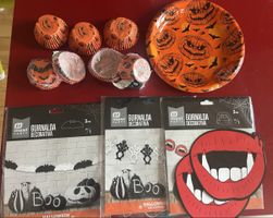 Lot de décoration Halloween assiettes, guirlandes etc 