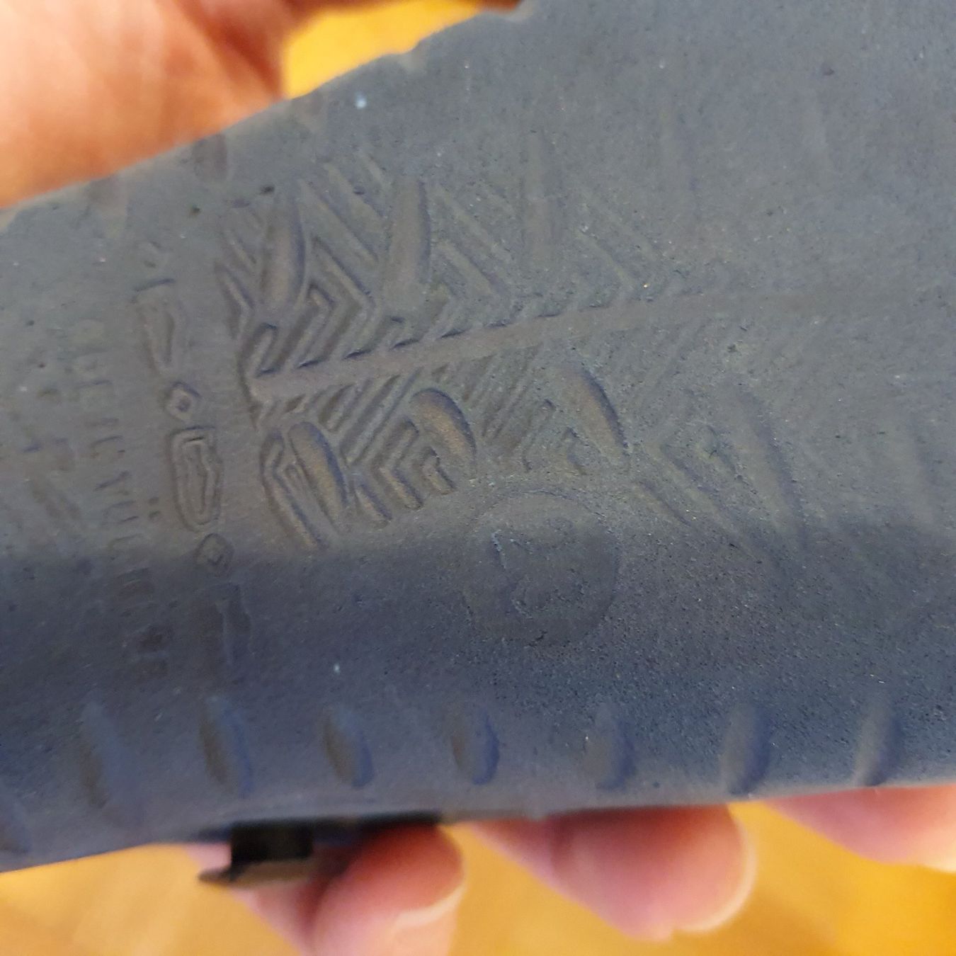 Scarpe per ragazzi: Pantouffle bébé 23 – Usato da Prilly venduto da RoDyRe 1