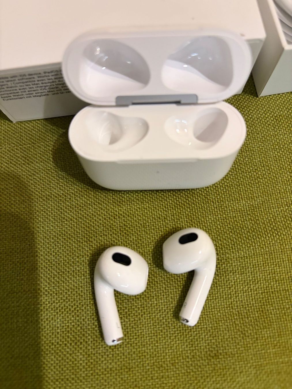Apple Kopfhörer: Apple AirPods 3. Generation mit Ladecase. – Gebraucht aus Uetendorf von Superaebi 3