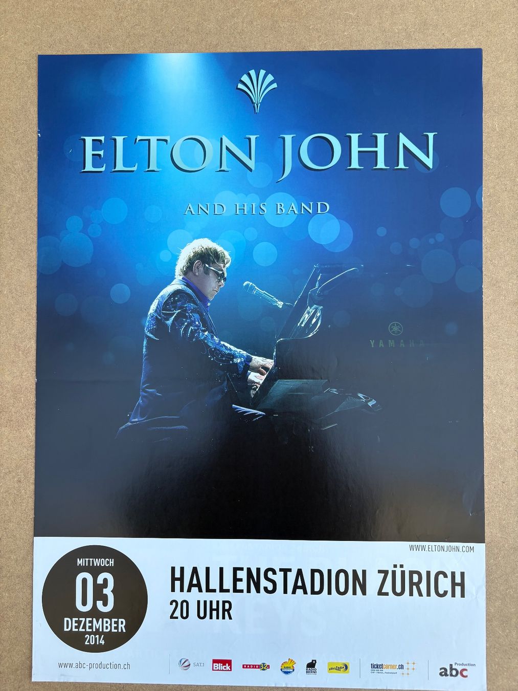 Poster & Bilder: Elton John Konzertplakat 2014 – Gebraucht aus Egolzwil von Studart