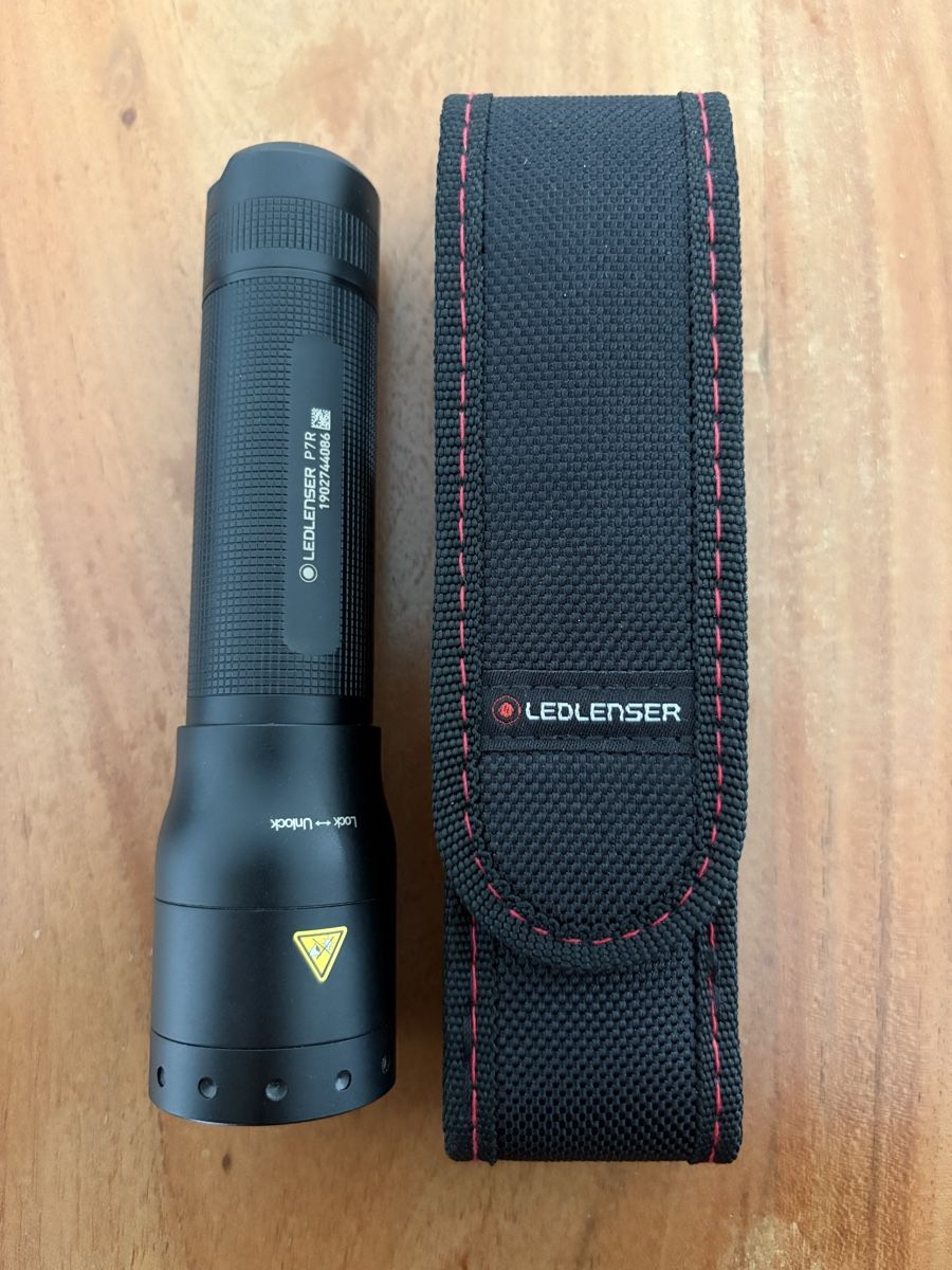 Ledlenser Lampade: Taschenlampe Ledlenser P7R – Nuovo (secondo la descrizione) da Meilen venduto da Harley.