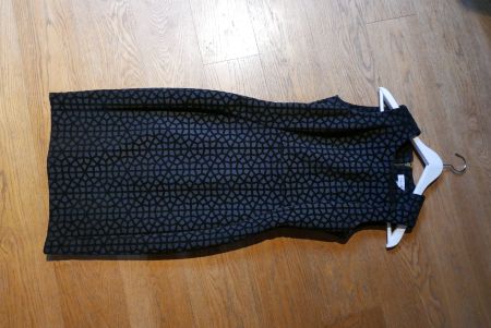 Très jolie robe Calvin KLEIN taille 4