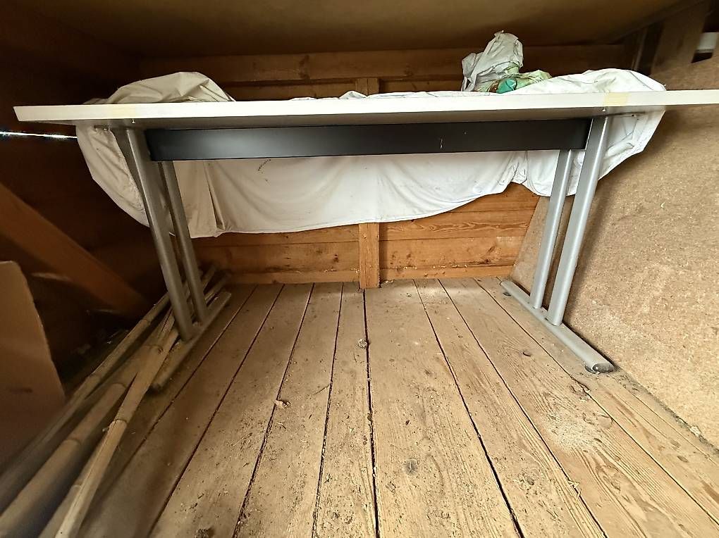Schreibtische: Schreibtisch 140x75 – Gebraucht aus Seon von Hansrichard
