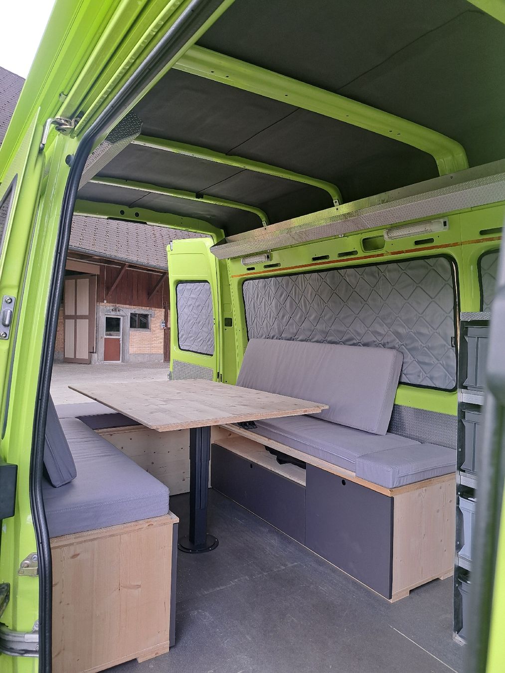 Mercedes-Benz Veicoli da campeggio: Mercedes-Benz Sprinter 4x4 Camper – Usato da Büren zum Hof venduto da Elsbeth08 3