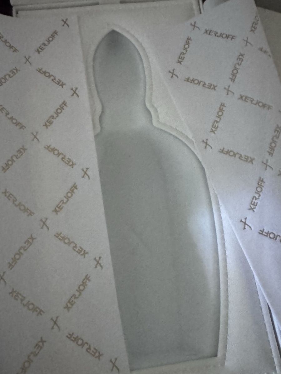 Xerjoff Profumi & Eau de Toilette: Xerjoff Box mit Seidentuch, new, als Deko – Nuovo (secondo la descrizione) da Basel venduto da oks_7kxy 2